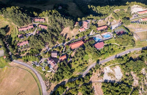 Palazzuolo sul Senio Apartment | Cosy apartment for 4 people with pool, WIFI, TV, patio, pets allowed and panoramic view