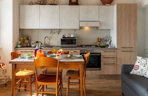 Cremia Apartment | Cosy apartment for 4 people with WIFI, TV and terrace