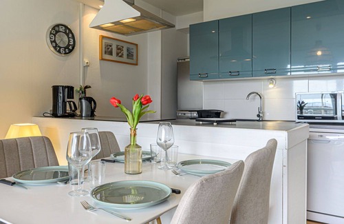 Morbihan Apartment | Cosy apartment for 4 people with WIFI, TV, balcony and parking