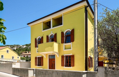 Sveti Juraj Apartment | Cosy apartment for 4 people with A/C, WIFI, TV and terrace