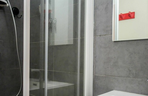 Pontaillac Apartment | Cosy apartment for 4 people with WIFI, TV, balcony, pets allowed and parking
