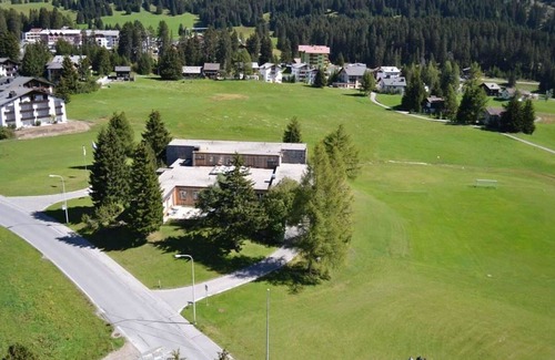 Valbella Apartment | Cosy apartment for 6 guests with WIFI, TV and balcony