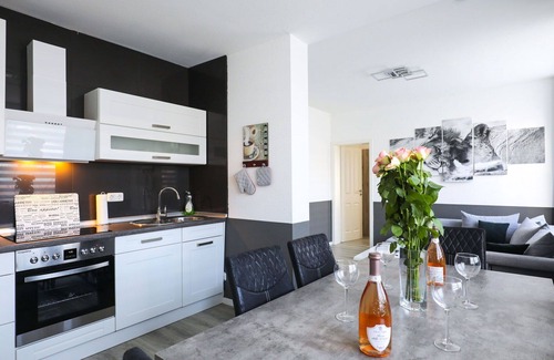 Oberndorf Apartment | Cosy apartment for 6 guests with WIFI, TV and terrace