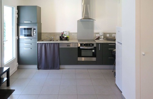 Messanges Apartment | Cosy apartment for 6 people with WIFI, pool, TV, terrace, pets allowed and parking