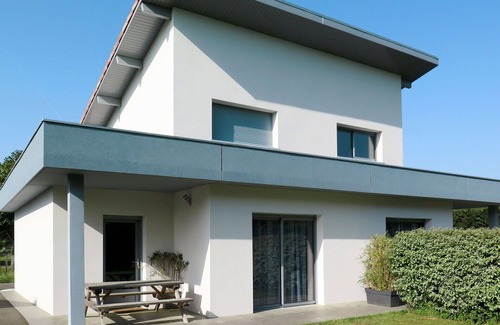 Messanges Apartment | Cosy apartment for 6 people with WIFI, pool, TV, terrace, pets allowed and parking