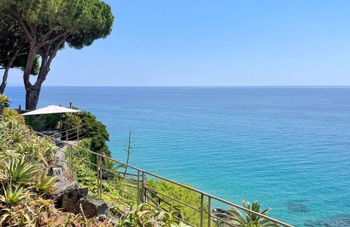 Varazze Apartment | Cosy apartment for 6 guests with WIFI, A/C, TV and patio