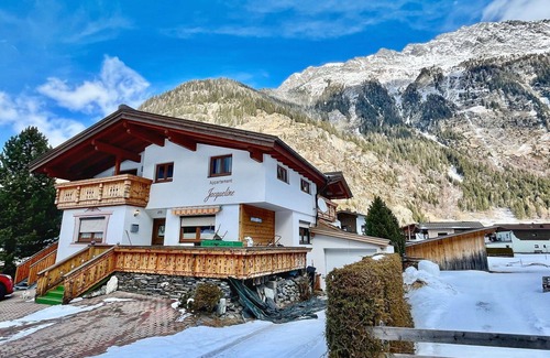 Huben Apartment | Cosy apartment for 6 guests with WIFI, balcony and pets allowed