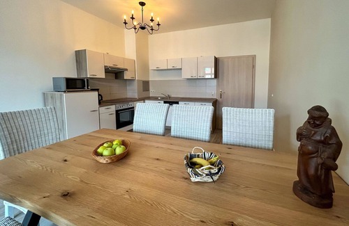 Zittau Apartment | Cosy apartment for 6 guests with WIFI, TV, patio and pets allowed