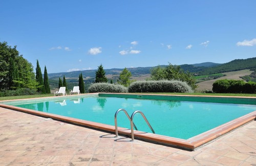 Il Poggio Apartment | Cosy apartment for 6 guests with pool, WIFI, TV, pets allowed and panoramic view