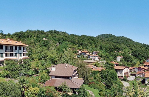 Moncucca Apartment | Cosy apartment for 6 people with pool, WIFI, TV, balcony and parking