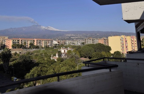Riposto Apartment | Cosy apartment for 6 people with A/C, WIFI, TV, balcony and parking