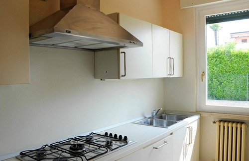 Pacengo Apartment | Cosy apartment for 6 people with A/C, WIFI, TV, patio, pets allowed and parking