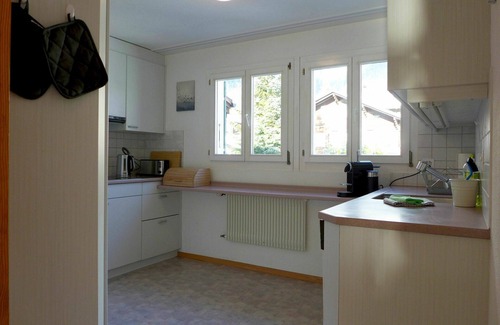 Brienz Apartment | Cosy apartment for 7 guests with WIFI, TV, terrace, panoramic view and parking