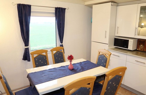 Neuenkirchen Apartment | Cosy apartment for 7 guests with WIFI, TV and pets allowed