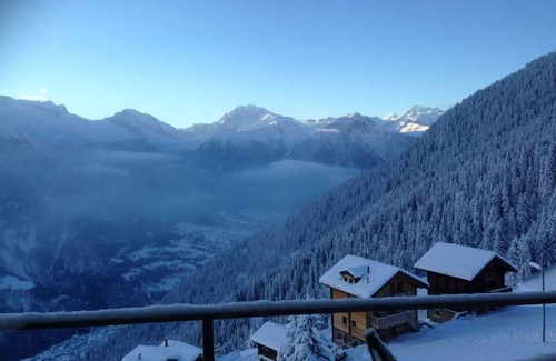 Riederalp Apartment | Cosy apartment for 8 guests with WIFI, TV and balcony