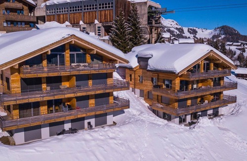 Riederalp Apartment | Cosy apartment for 8 guests with WIFI, TV and balcony