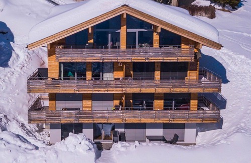 Riederalp Apartment | Cosy apartment for 8 guests with WIFI, TV and balcony