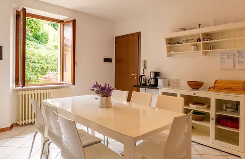 Castello Apartment | Cosy apartment for 8 guests with WIFI, TV, balcony and pets allowed