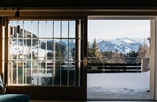 Mitloedi Apartment | Cosy apartment for 8 people with WIFI, TV, balcony and pets allowed
