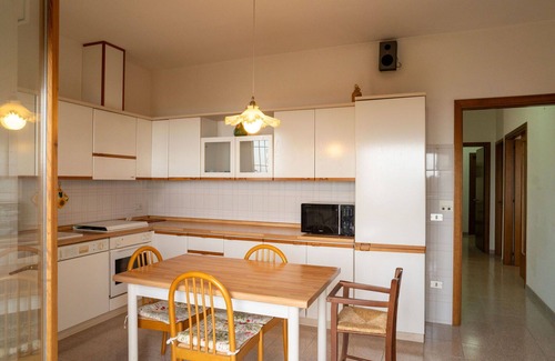 Silvi Apartment | Cosy apartment for 8 people with WIFI, patio and pets allowed