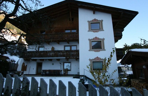 Neustift Im Stubaital Apartment | Cosy apartment for 9 people with WIFI, TV and balcony