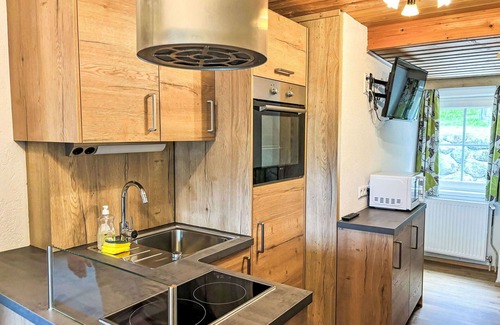 Donnersbach Apartment | Cosy apartment for 6 people with WIFI, TV, patio and pets allowed