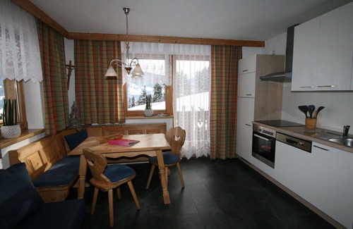 Emberg Apartment | Cosy apartment for 3 guests with WIFI, TV and balcony