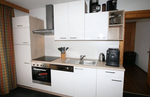 Emberg Apartment | Cosy apartment for 3 guests with WIFI, TV and balcony