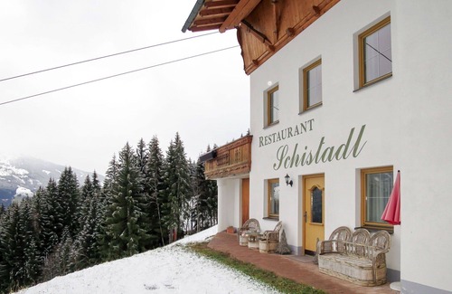 Emberg Apartment | Cosy apartment for 4 guests with WIFI, TV and terrace