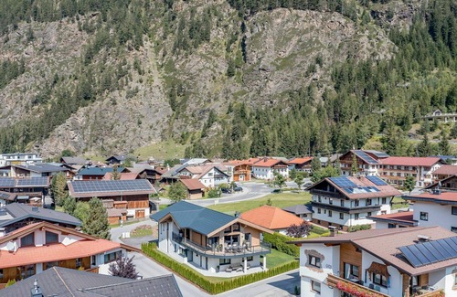 Unterlaengenfeld Apartment | Cosy apartment for 5 guests with WIFI, TV, patio and panoramic view