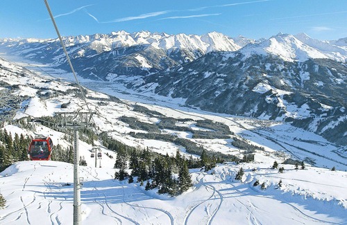 Paß Thurn Apartment | Cosy apartment for 4 guests with WIFI, pool, TV and balcony