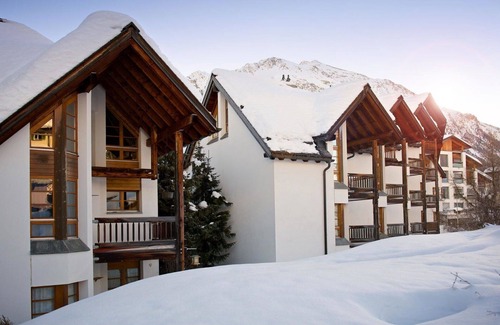Lenzerheide Apartment | Cosy apartment for 4 people with TV and balcony