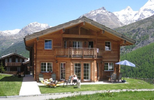 Saas-Fee Apartment | Cosy apartment for 8 guests with WIFI, TV, balcony and pets allowed
