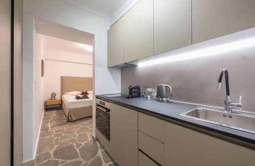 Athens City Centre Apartment | Cosy apartment for couples with garden