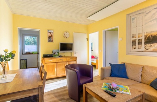 Sehestedt Apartment | Cosy apartment for 4 guests with WIFI, TV, terrace and pets allowed