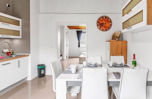Oberndorf Apartment | Cosy apartment for 4 guests with WIFI, TV and patio