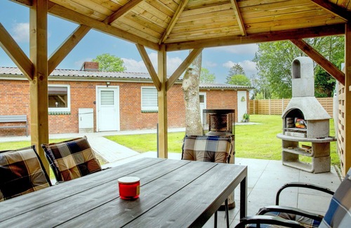 Oberndorf Apartment | Cosy apartment for 4 guests with WIFI, TV and patio