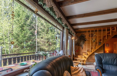 Arrach Apartment | Cosy apartment for 4 people with WIFI, TV, balcony, pets allowed and parking