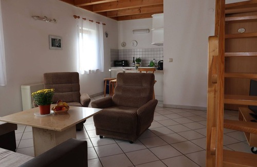 Wesenberg Apartment | Cosy apartment for 4 guests with TV, pets allowed and parking