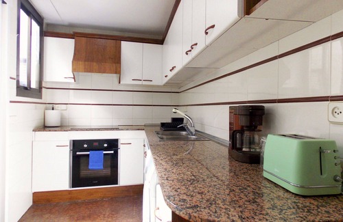Benicassim Apartment | Cosy apartment for 6 people with A/C, WIFI, TV and parking