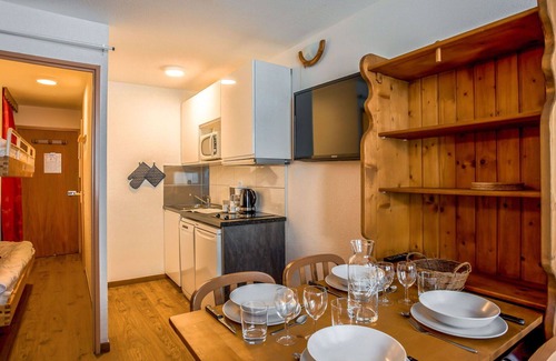 Tignes Apartment | Cosy apartment for 4 guests with WIFI, TV, balcony and panoramic view