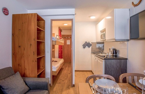Tignes Apartment | Cosy apartment for 4 guests with WIFI, TV, balcony and panoramic view