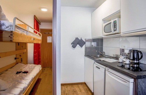 Tignes Apartment | Cosy apartment for 4 guests with WIFI, TV, balcony and panoramic view