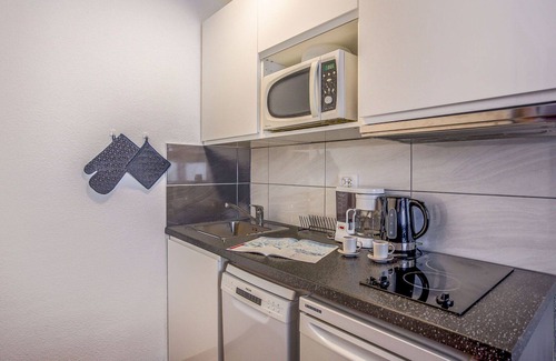 Tignes Apartment | Cosy apartment for 4 guests with WIFI, TV, balcony and panoramic view
