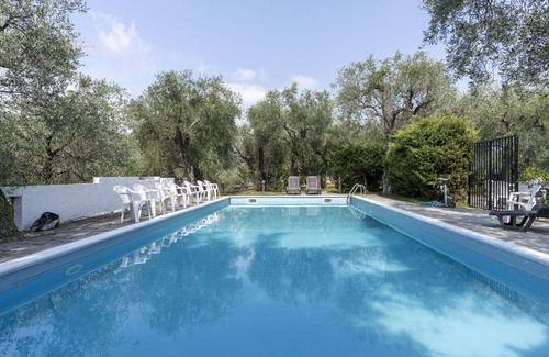 Gazzelli Apartment | Cosy apartment for 4 people with WIFI, pool, pets allowed, panoramic view and parking