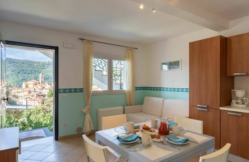 Pietrabruna Apartment | Cosy apartment for 6 guests with pool, WIFI, TV, patio and panoramic view