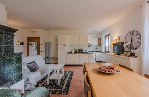 Ranzo Apartment | Cosy apartment for 4 guests with WIFI, TV, terrace and pets allowed
