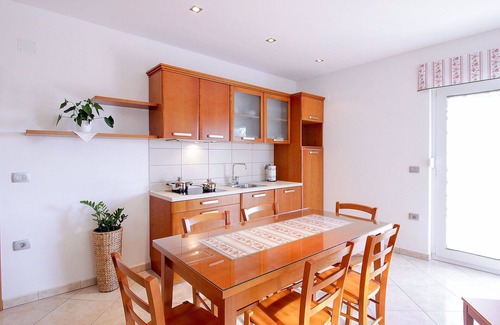Brda Apartment | Cosy apartment for 5 people with A/C, pool, WIFI, TV, patio, panoramic view and parking