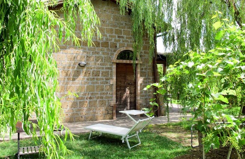 Montefiascone Villa | Cosy apartment in villa for 8 people with WIFI, pool, TV, patio, pets allowed and panoramic view