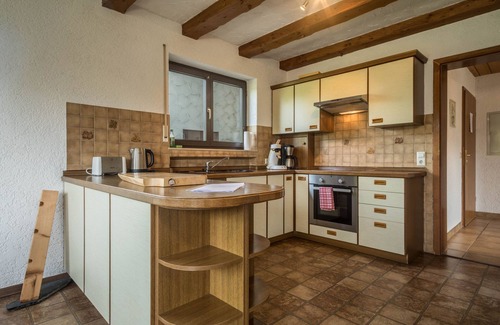 Oberteuringen Apartment | Cosy Apartment “Im Haus Metzger” near Lake Constance with Wi-Fi & Balcony